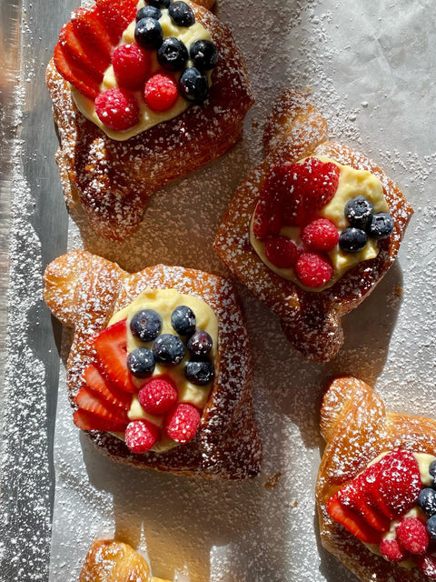 Andys_Artisan_Bread_Powdered_Croissant_Pastries