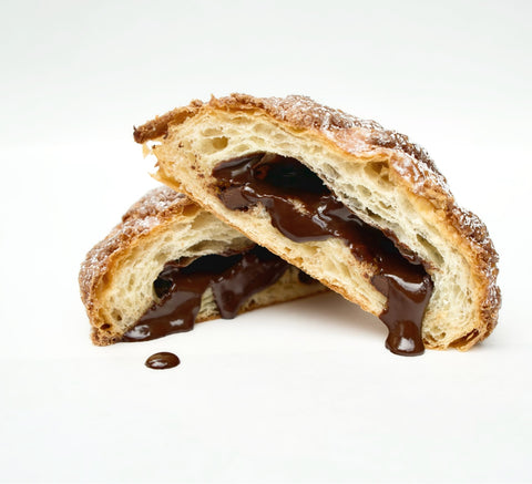B._Patisserie_Chocolate_Fille_Croissant