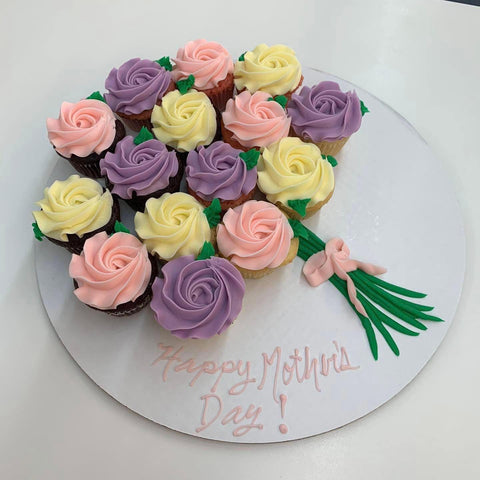 Cakes_by_Elise_Cupcakes_Boouquet