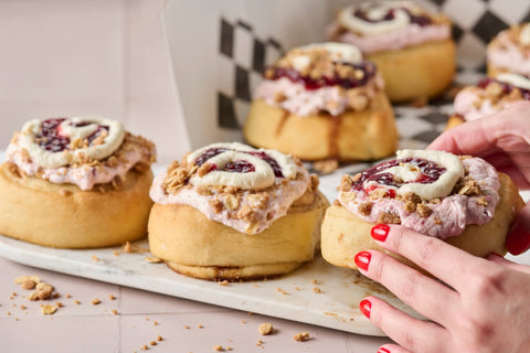 Cinnaholic_Berry_Cinnamon_Roll