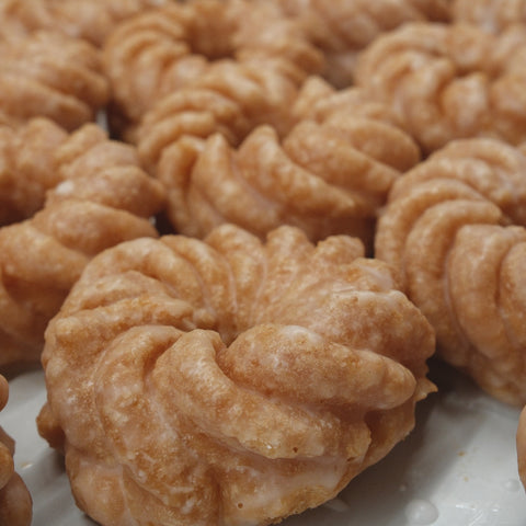 Dutch_Girl_Doughnut_Pastries