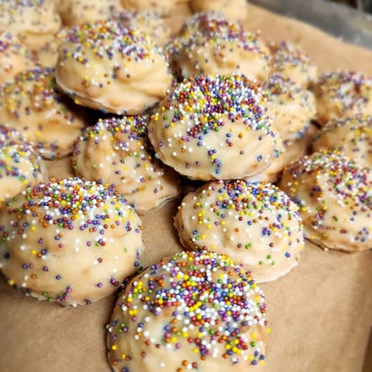 Savory_Bakehouse_Sprinkle_Cookies