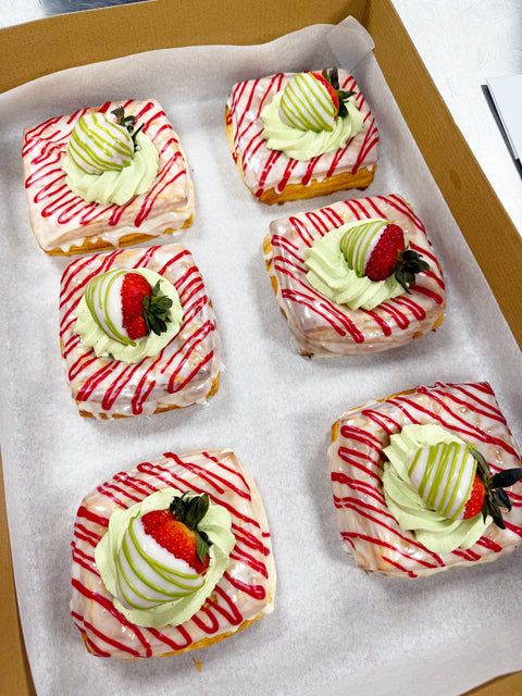 Sunshine_Bakery_Strawberry_Drizzle_Pastry_Puff
