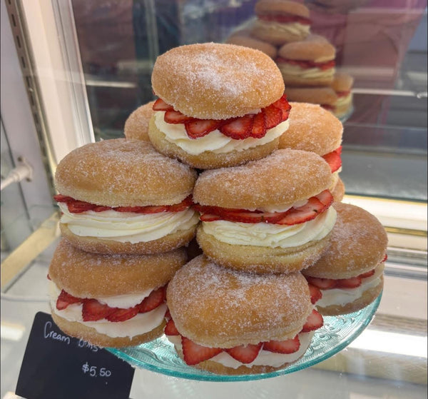 The Mad Batter Bakery and Café Greenville, SC fresh cakes