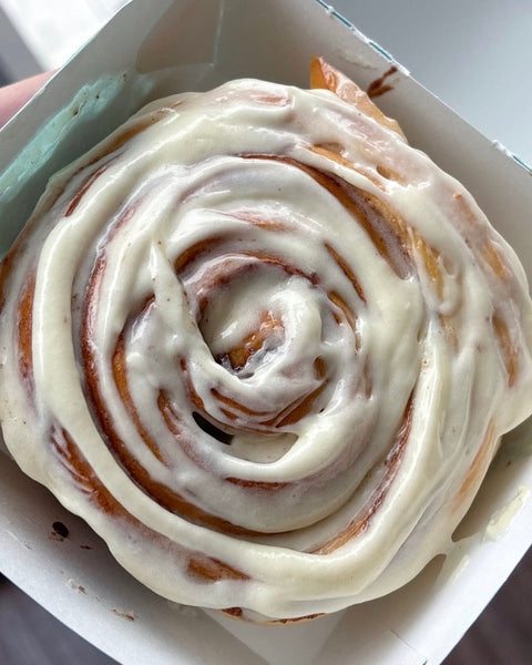 Cinnabon_Classic_Cinnamon_Roll