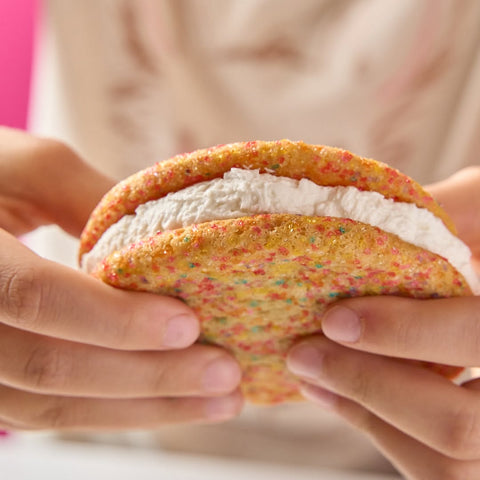 Great_American_Cookies_Cream_Sandwich_Cookie