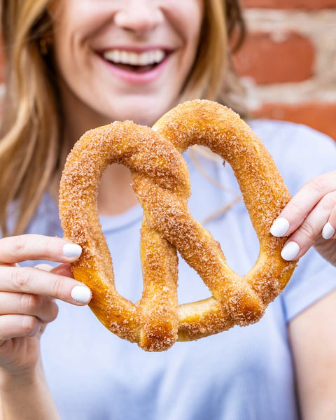 Wetzels_Pretzels_Cinnamon_Twisted_Pretzel