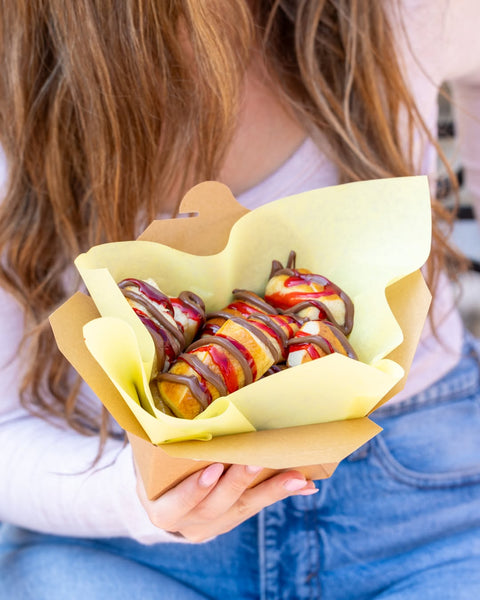 Wetzels_Pretzels_Pretzel_Bites_with_Nutella_and_Strawberries
