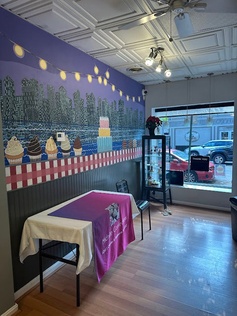 Midnite Confections Cupcakery photo 3