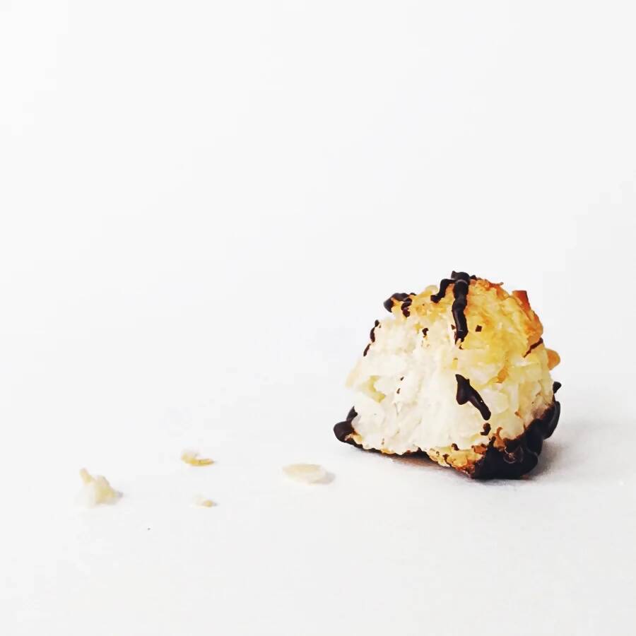 Dark Chocolate Drizzle Coconut Macaroon Cookie (GF)